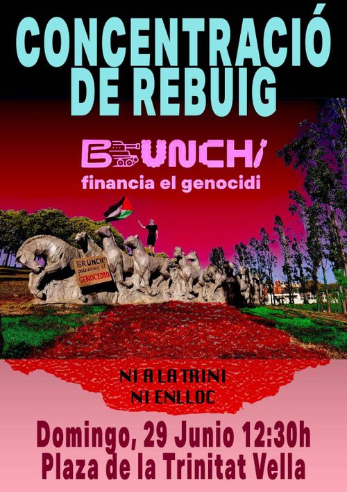 Concentración de rechazo al Brunch electronico. Una foto de l'escultura de cavalls del parc de la trini, amb un cartell penjat denunciant que "brunch patrocina el genocidio", i una persona de negre enfilada a l'escultura, amb el cap tapat amb una kufiya  i brandant una bandera palestina. El cel està tenyit de vermell sang, com una part de la gespa. "ni a la trini ni enlloc"